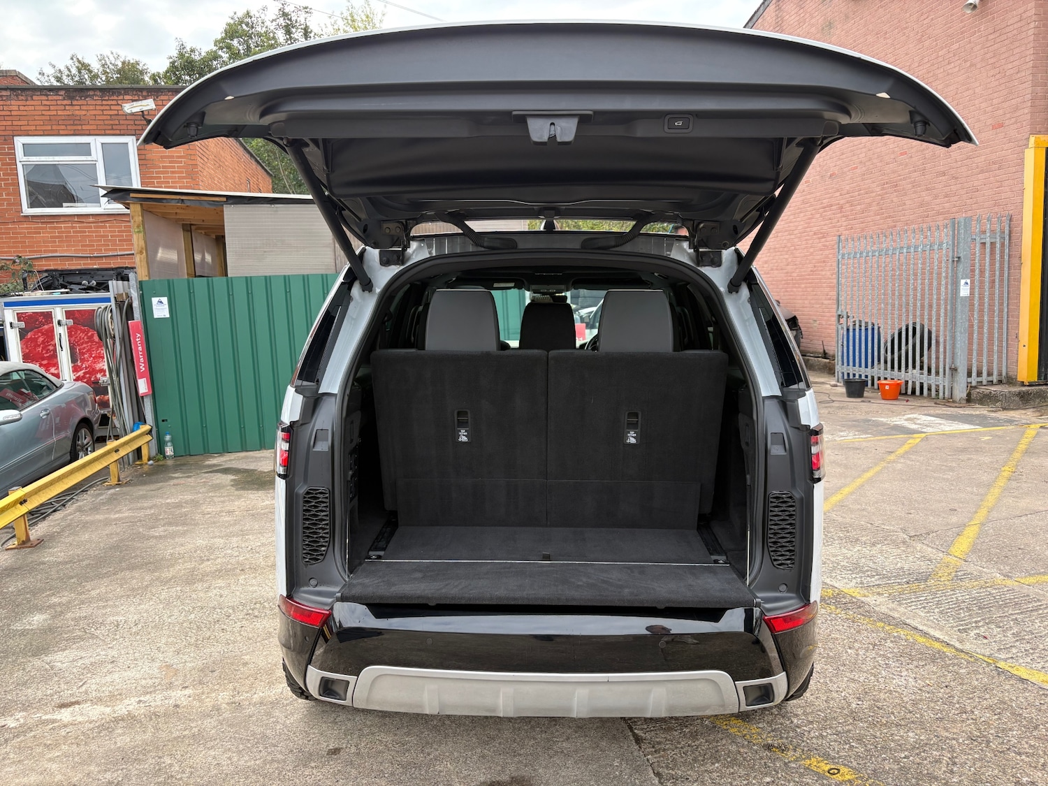 Used Land Rover Discovery 2017 for sale - 76114151: Photo 16