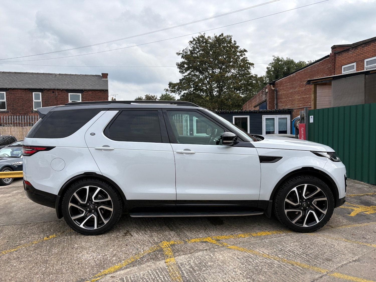 Used Land Rover Discovery 2017 for sale - 76114151: Photo 8