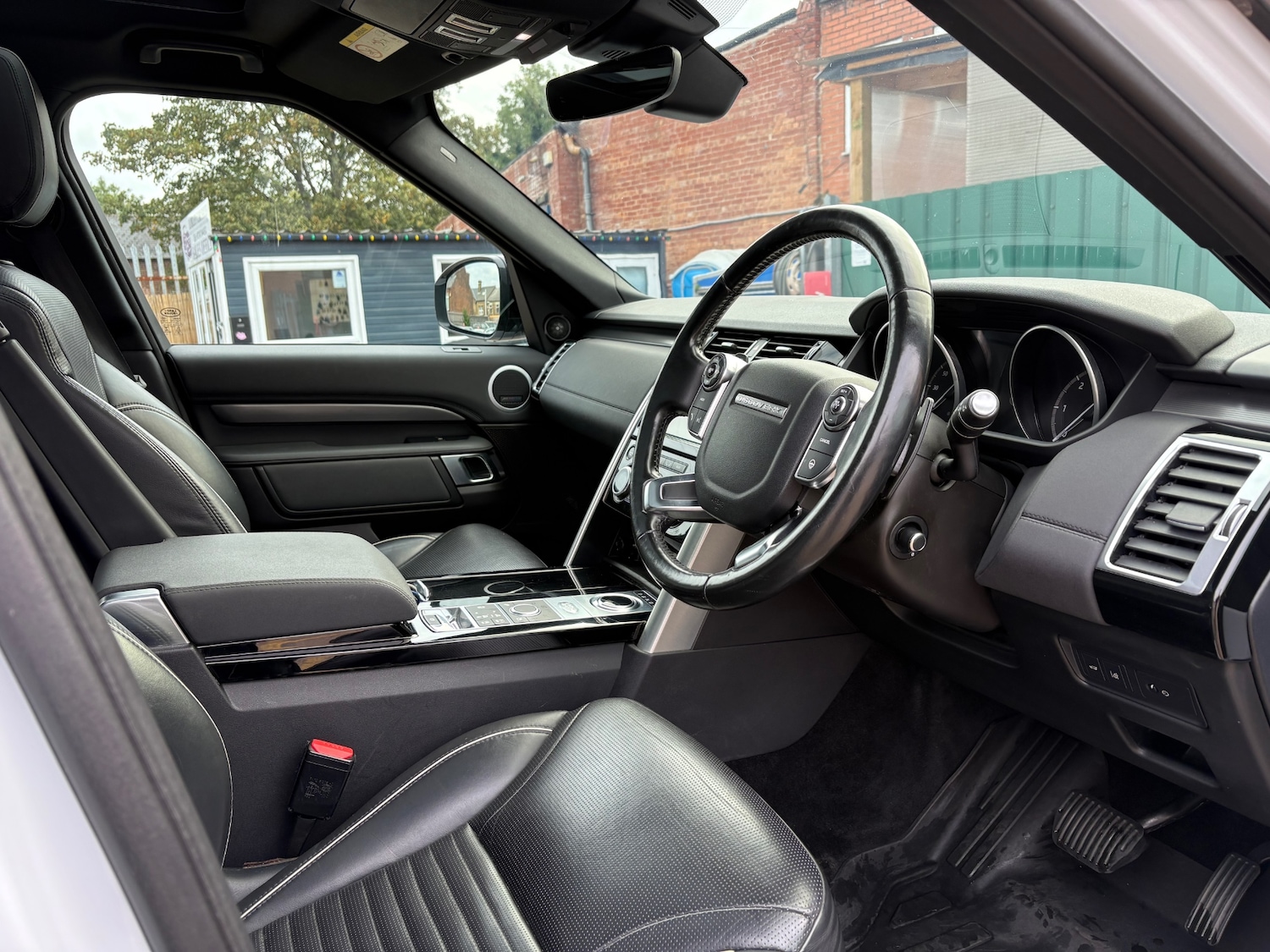 Used Land Rover Discovery 2017 for sale - 76114151: Photo 9