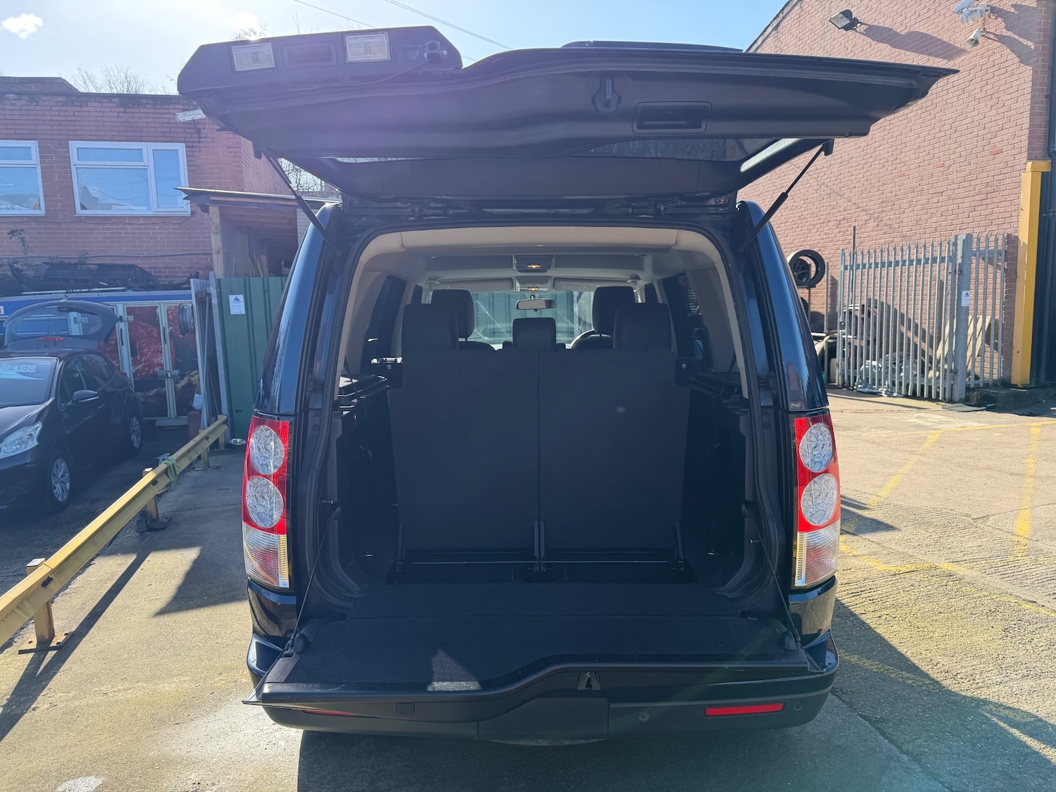 Used Land Rover Discovery 2010 for sale - 77890265: Photo 18