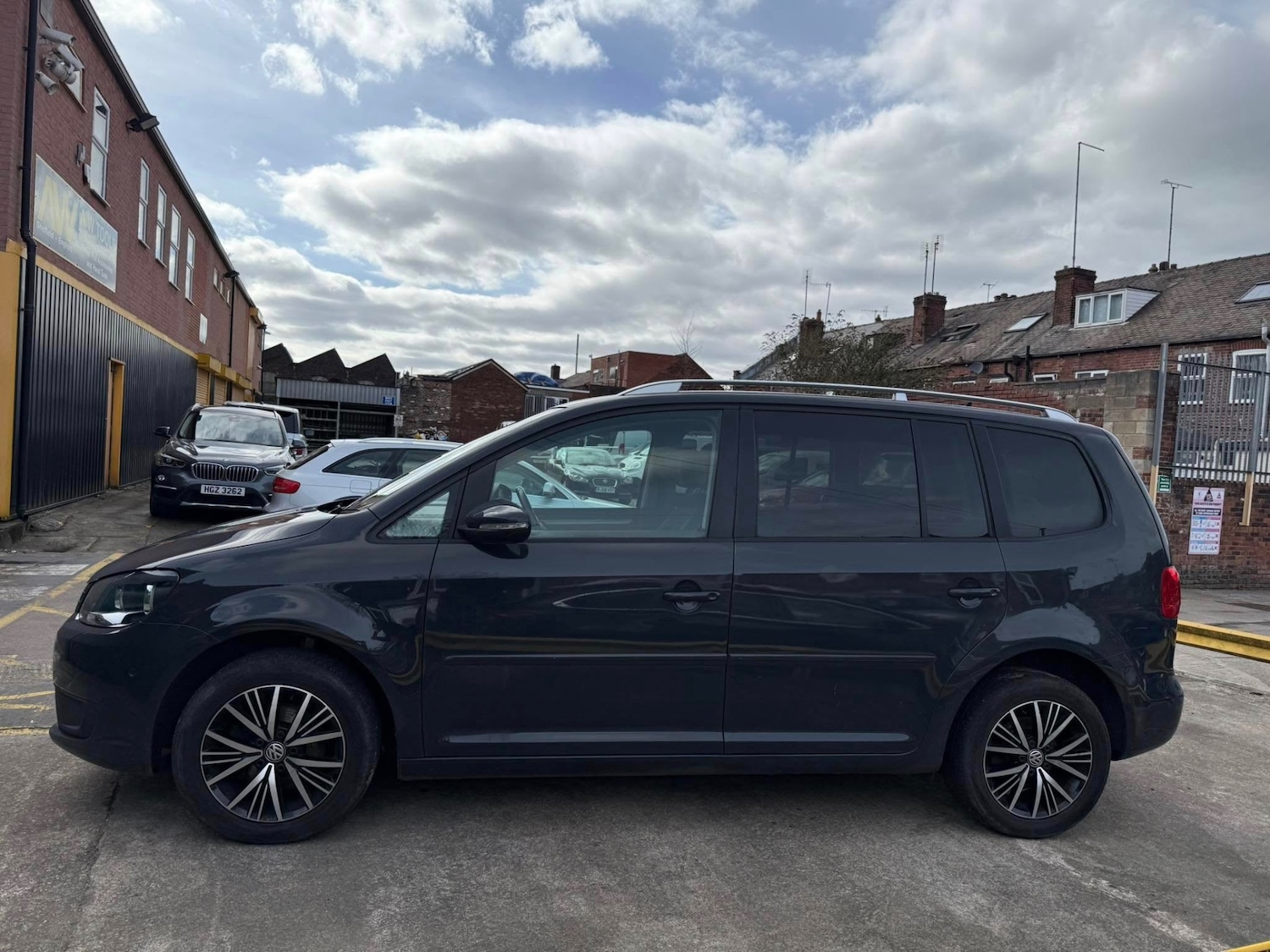Used Volkswagen Touran 2015 for sale - 77094249: Photo 4