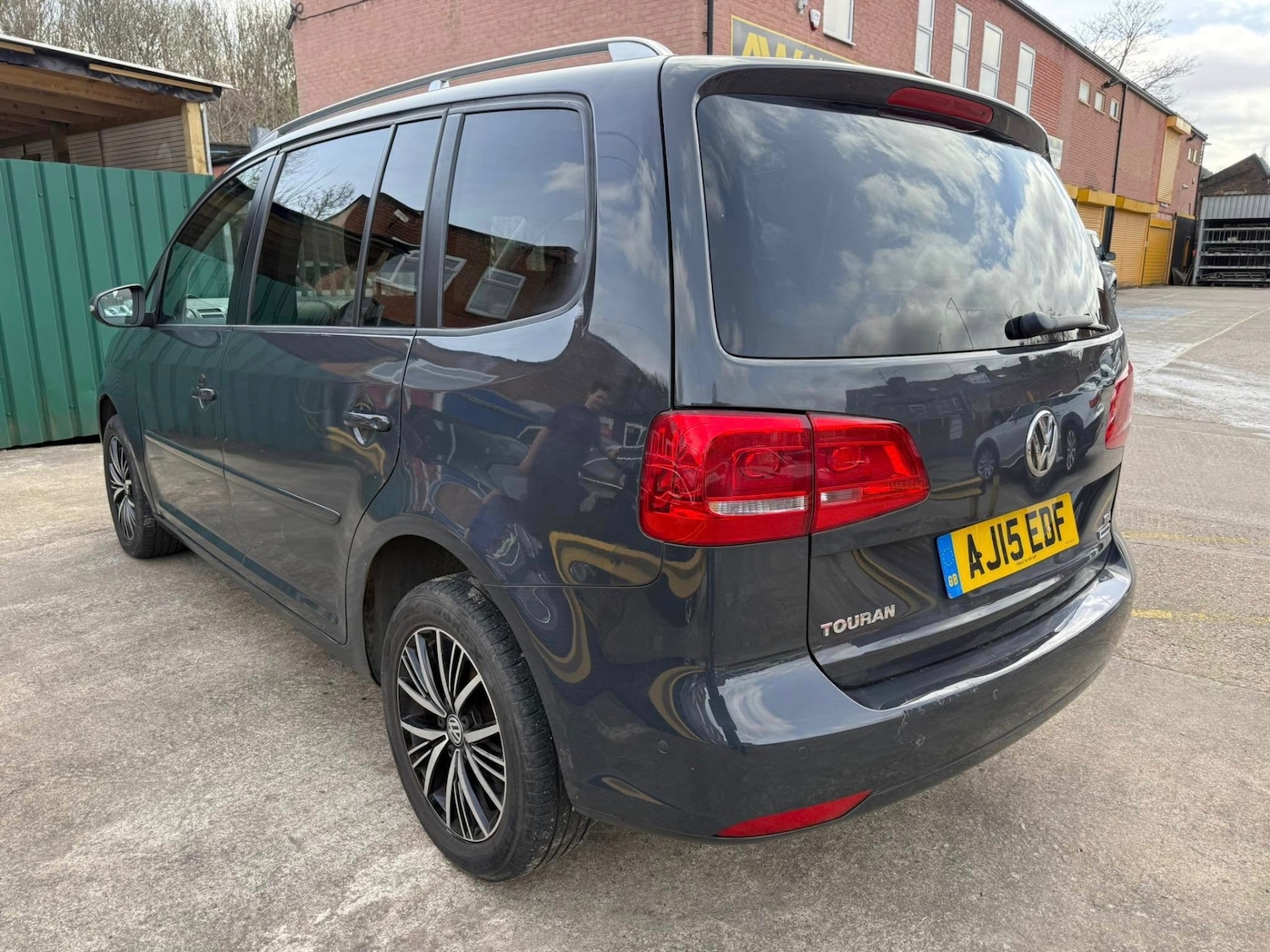 Used Volkswagen Touran 2015 for sale - 77094249: Photo 5