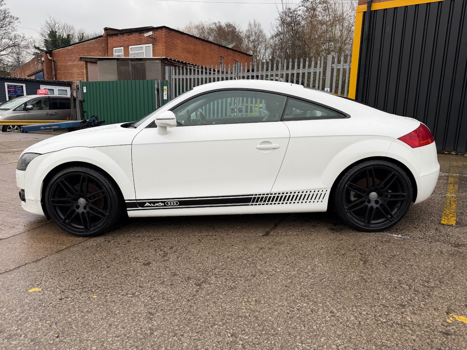 Used Audi TT 2009 for sale - 77234270: Photo 4