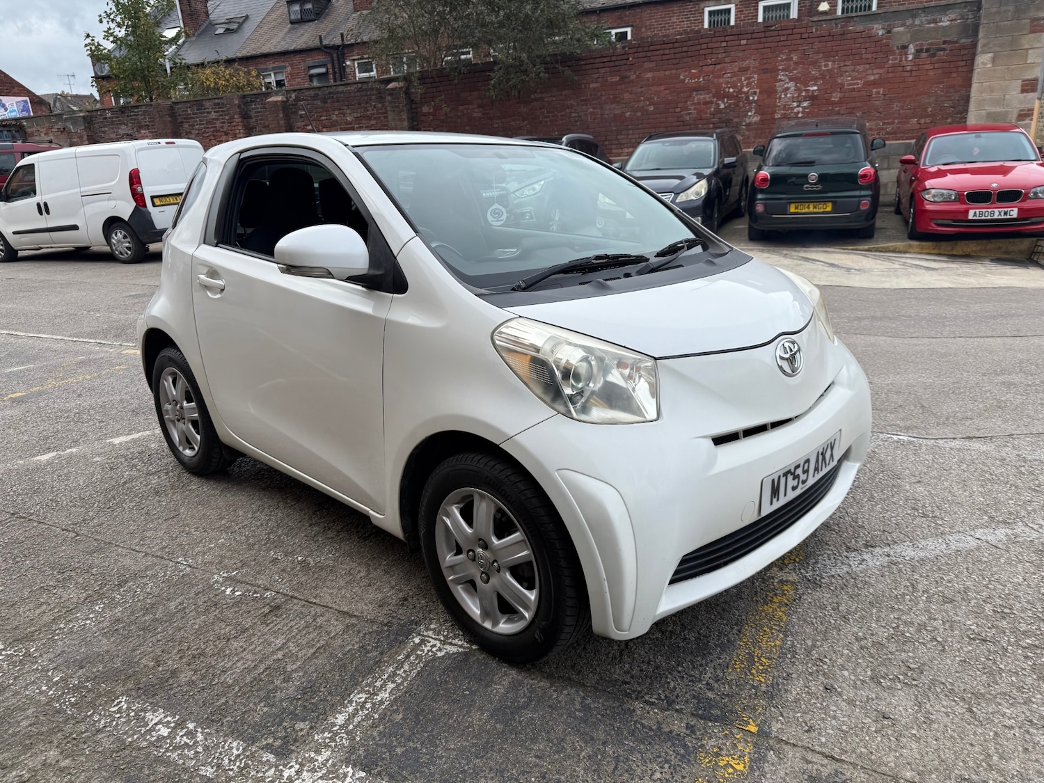 Used Toyota IQ 2010 for sale - 76218945: Photo 1