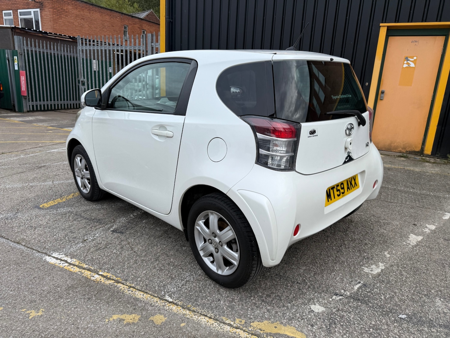 Used Toyota IQ 2010 for sale - 76218945: Photo 5