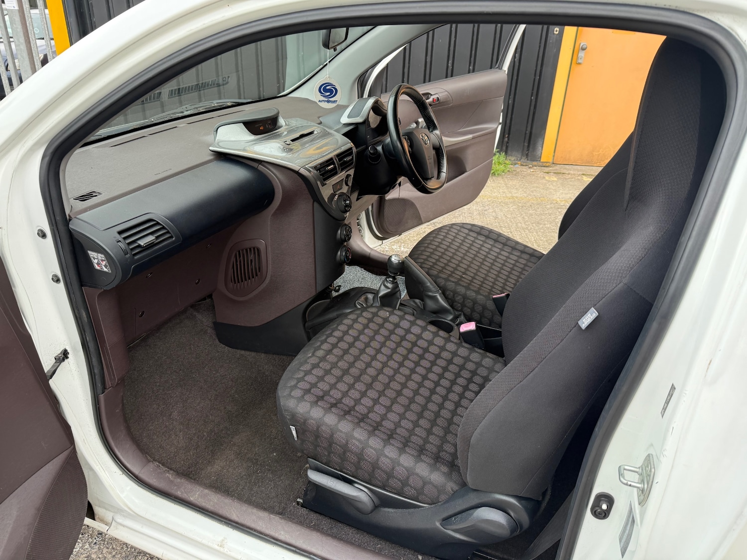 Used Toyota IQ 2010 for sale - 76218945: Photo 9