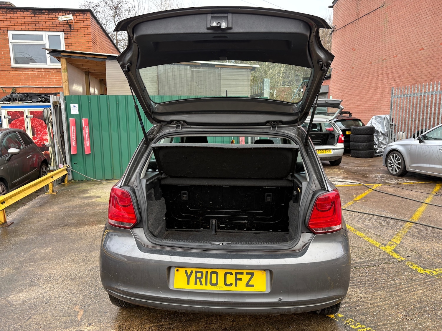 Used Volkswagen Polo 2010 for sale - 77023204: Photo 15