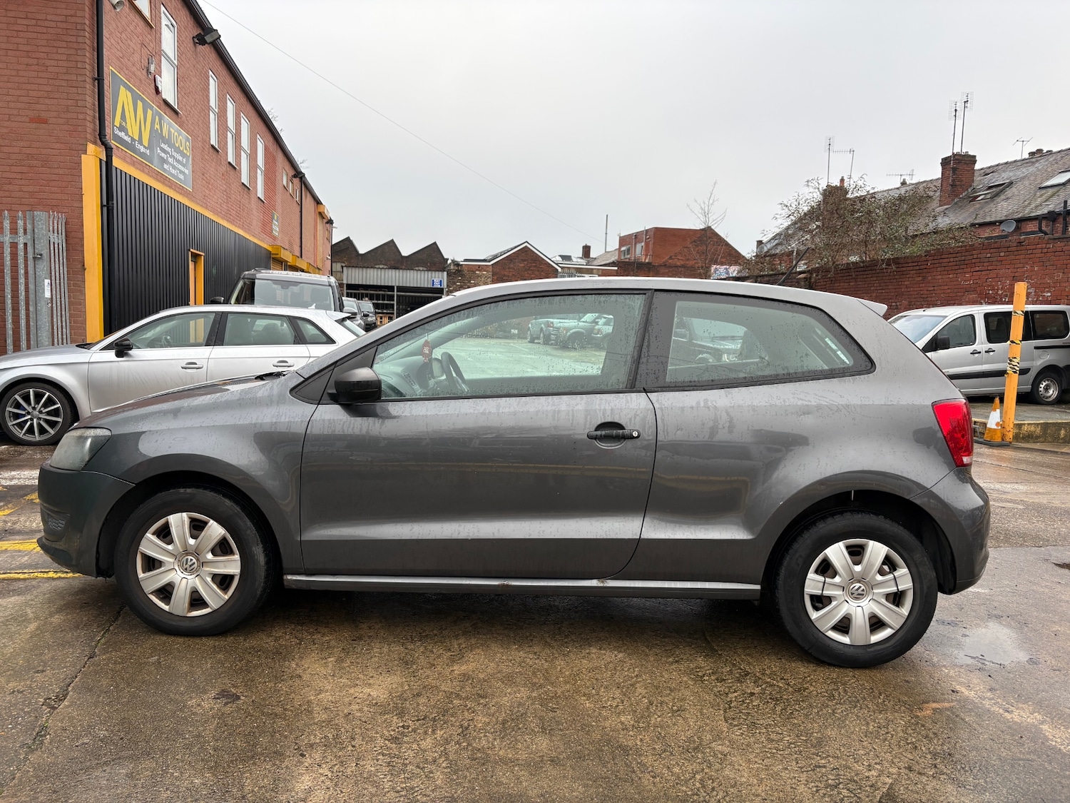 Used Volkswagen Polo 2010 for sale - 77023204: Photo 4