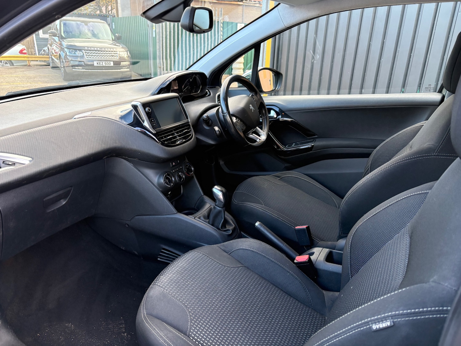 Used Peugeot 208 2016 for sale - 76436428: Photo 10