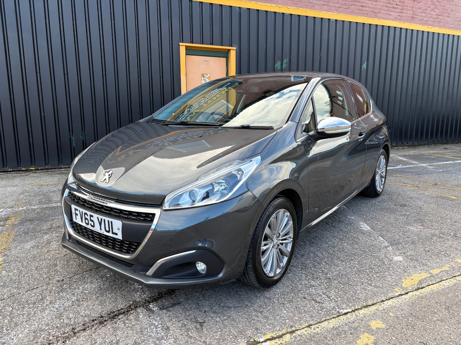 Used Peugeot 208 2016 for sale - 76436428: Photo 2