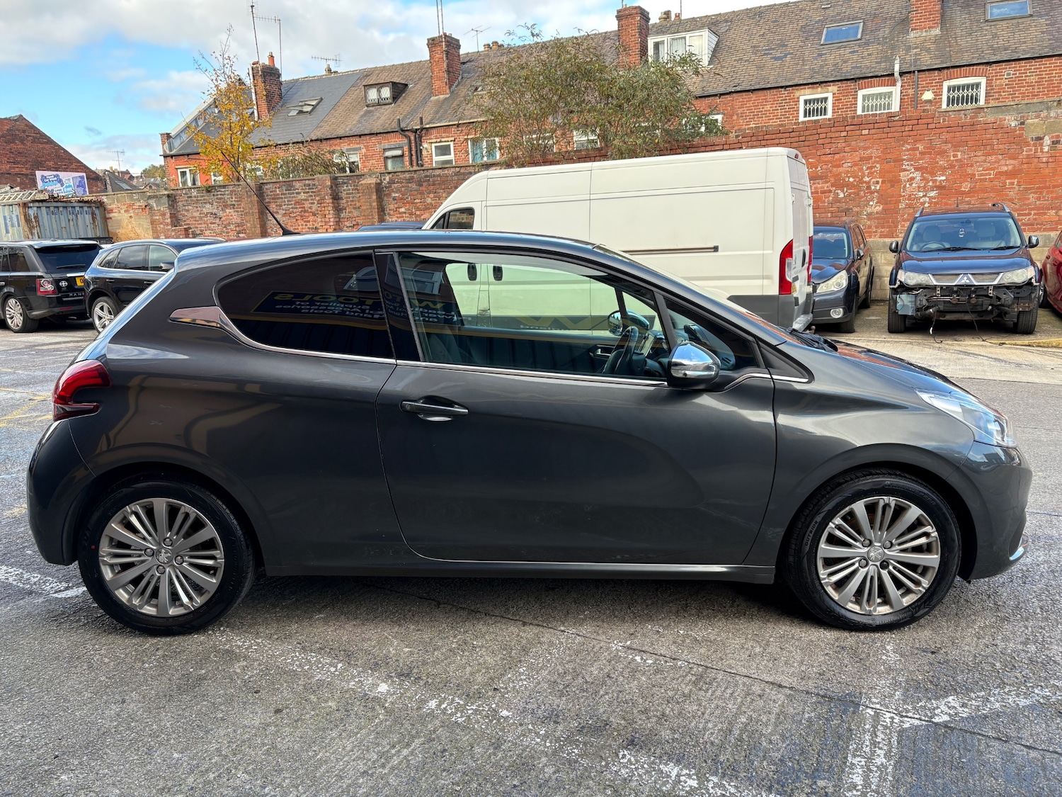 Used Peugeot 208 2016 for sale - 76436428: Photo 7