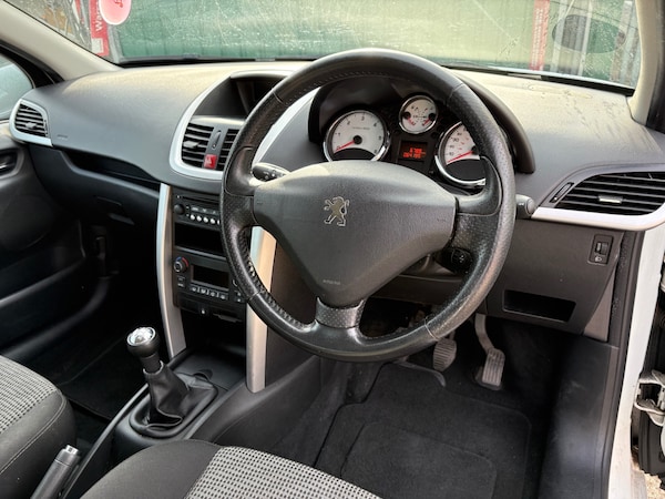 Used Peugeot 207 2010 for sale - 76265336: Photo 13