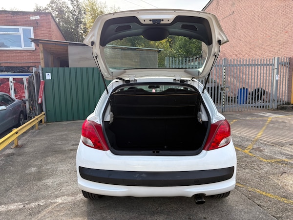 Used Peugeot 207 2010 for sale - 76265336: Photo 15