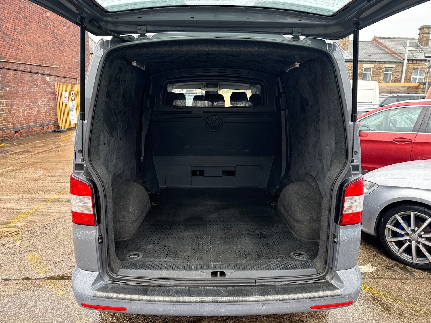 Used Volkswagen Transporter Shuttle 2007 for sale - 77282787: Photo 10