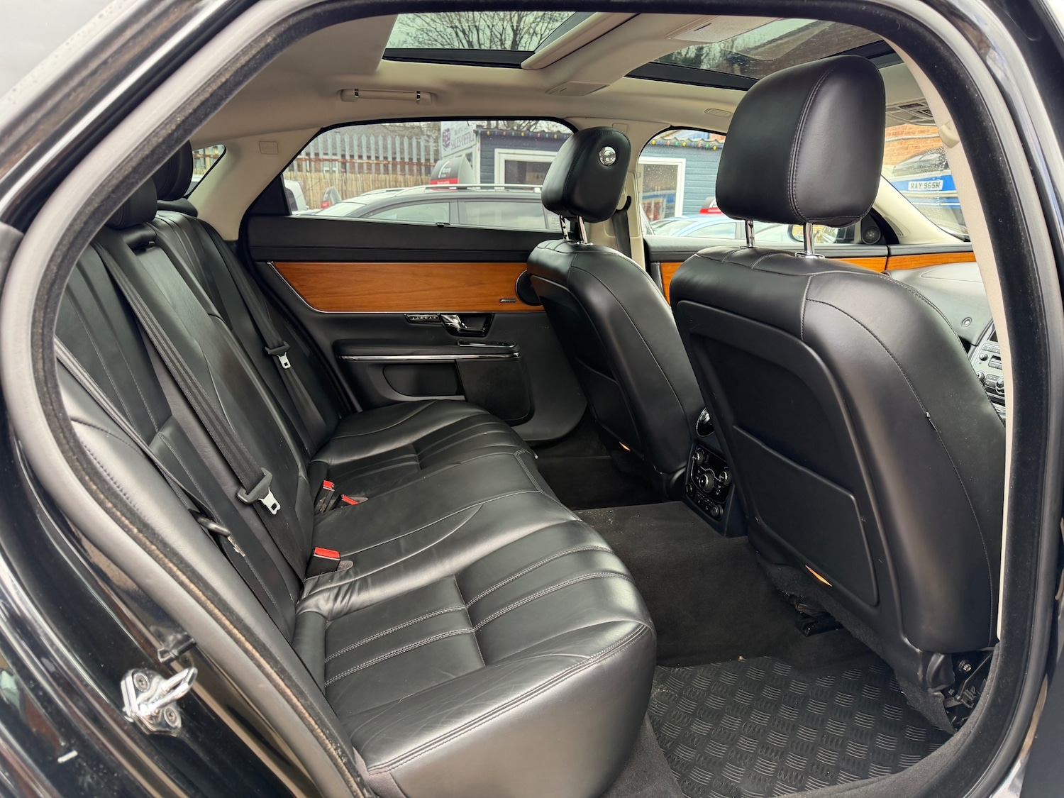 Used Jaguar XJ 2013 for sale - 78053790: Photo 16