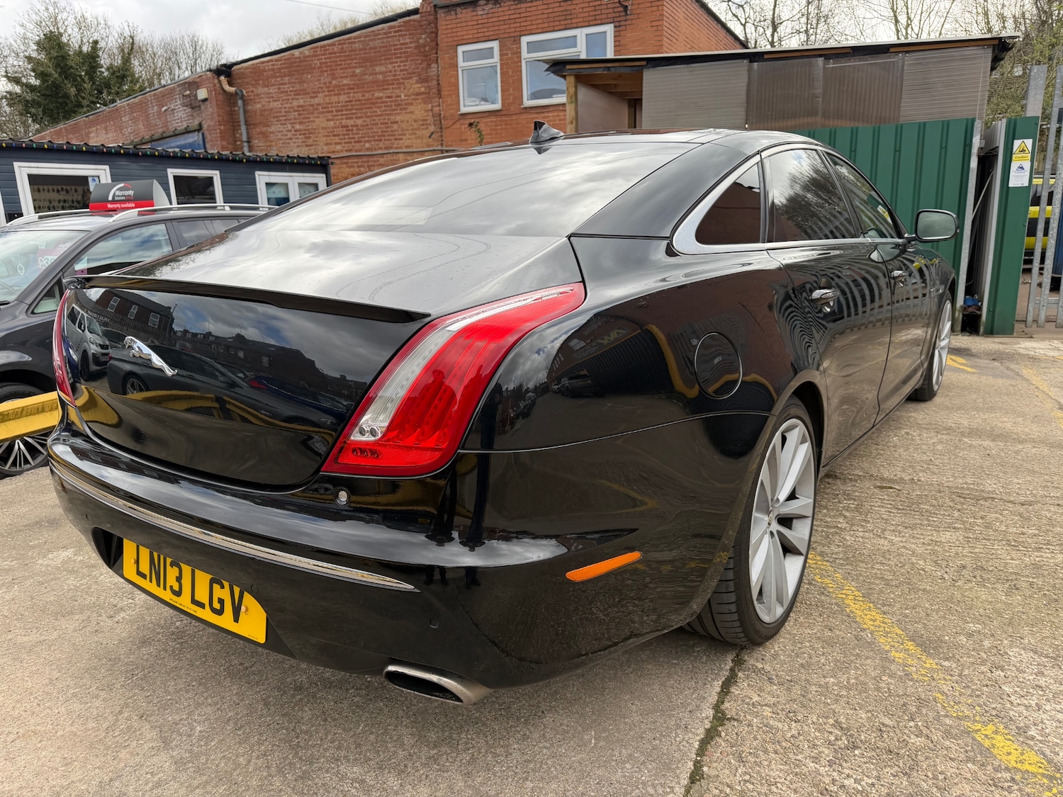 Used Jaguar XJ 2013 for sale - 78053790: Photo 8