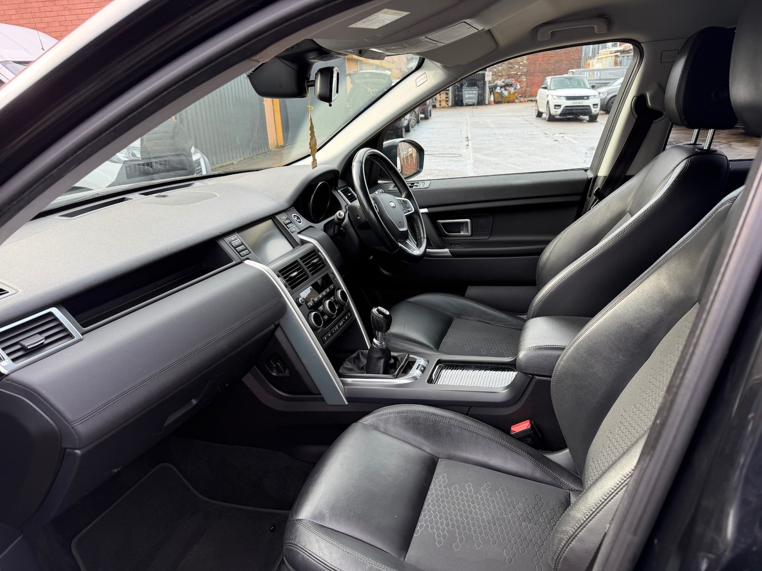 Used Land Rover Discovery Sport 2015 for sale - 77629905: Photo 11