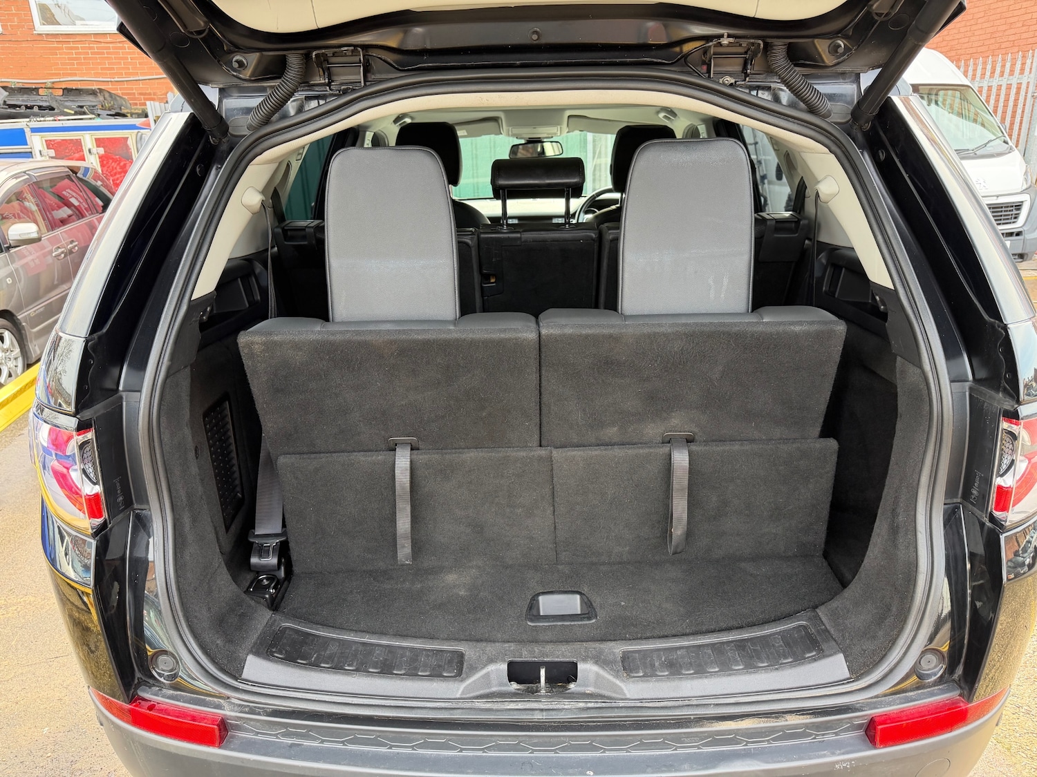 Used Land Rover Discovery Sport 2015 for sale - 77629905: Photo 18