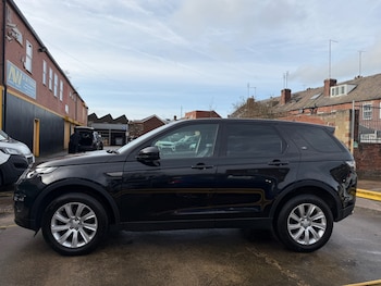Used Land Rover Discovery Sport 2015 for sale - 77629905: Photo