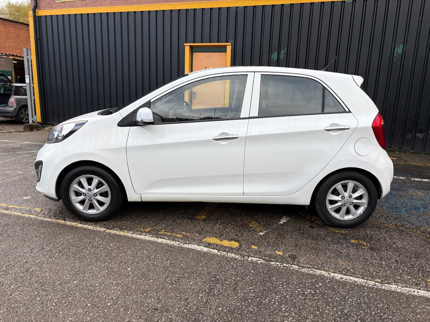 Used Kia Picanto 2014 for sale - 76534315: Photo 4
