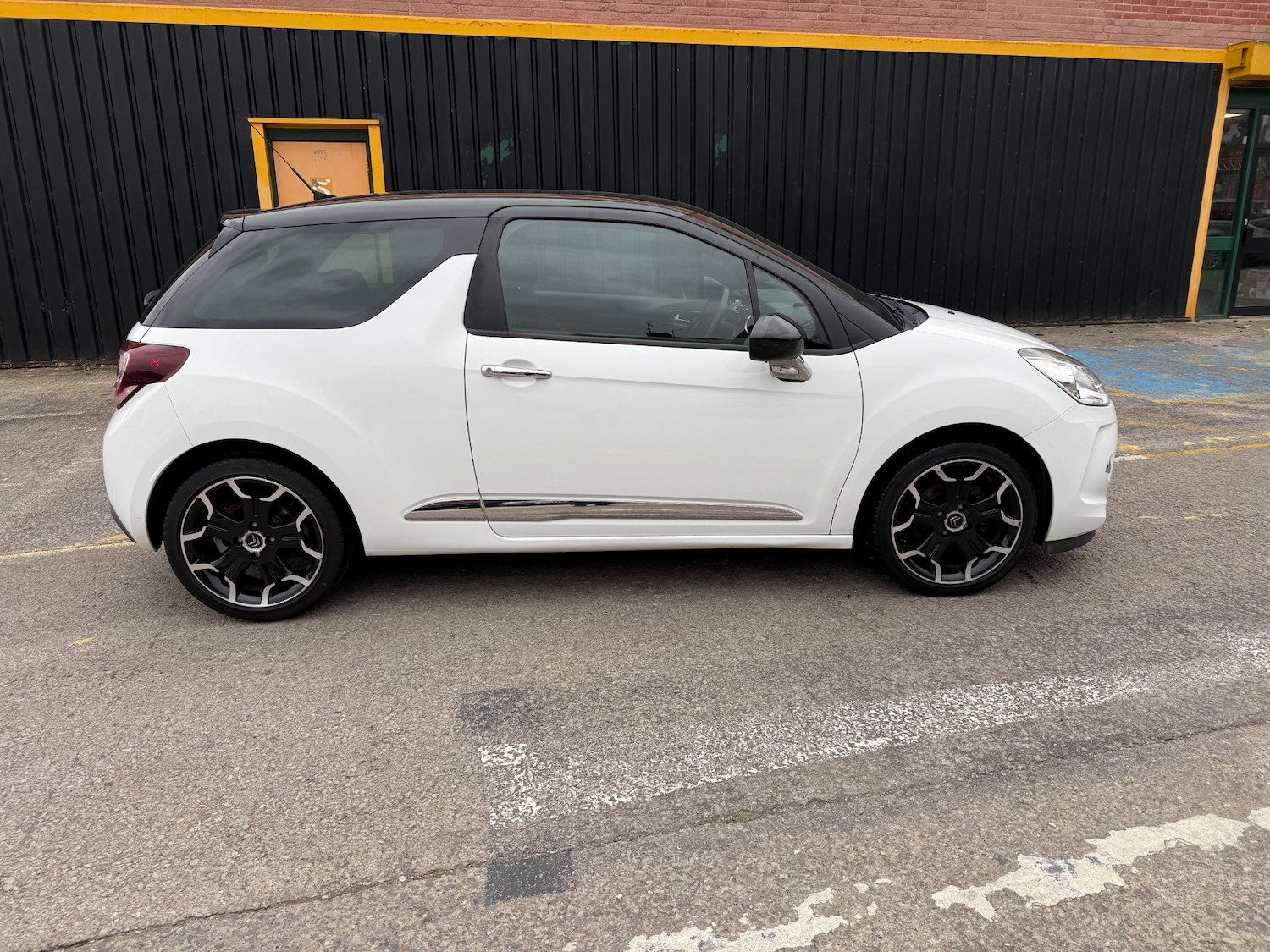 Used Citroen DS3 2013 for sale - 76298929: Photo 8