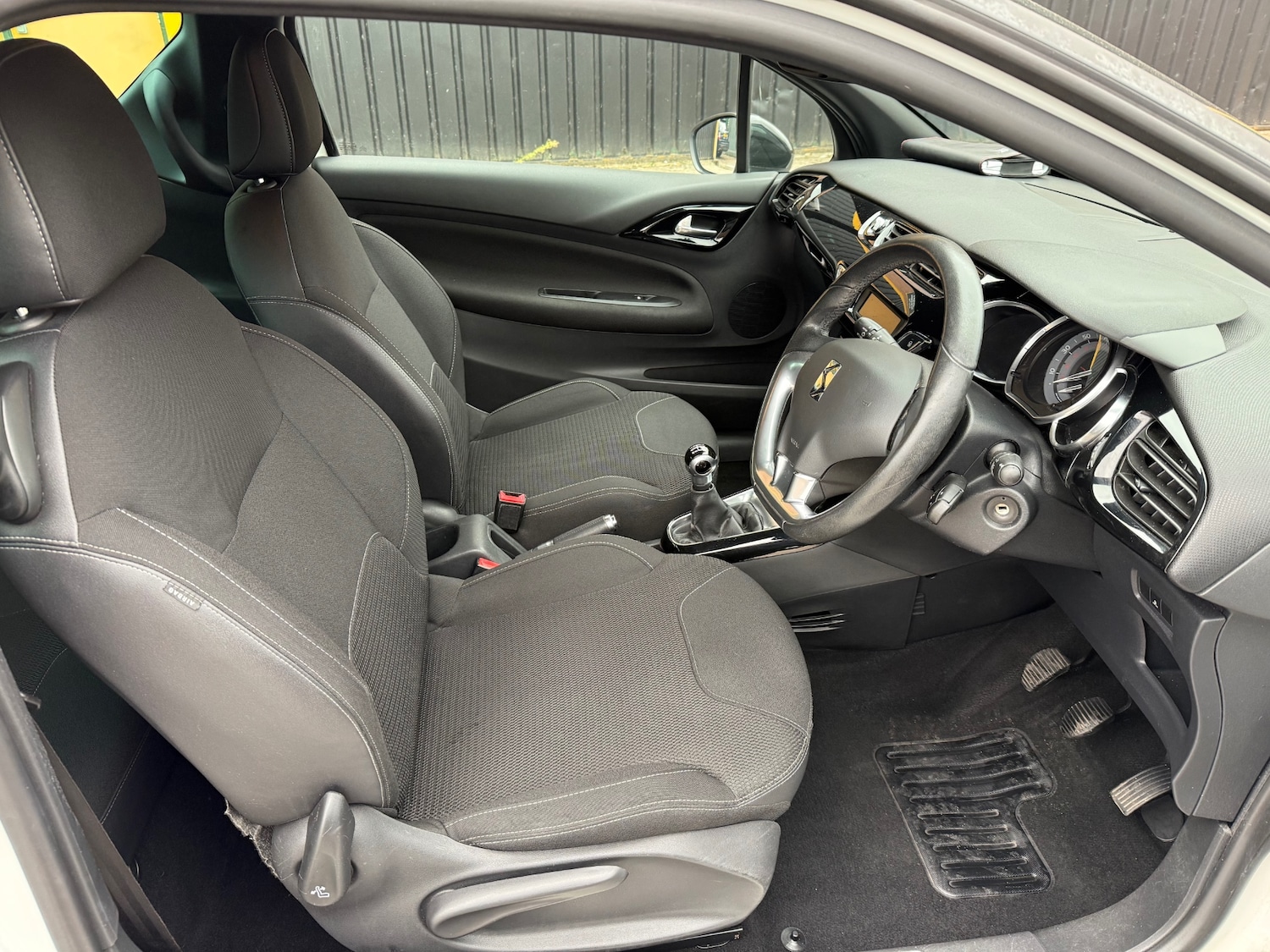 Used Citroen DS3 2013 for sale - 76298929: Photo 9
