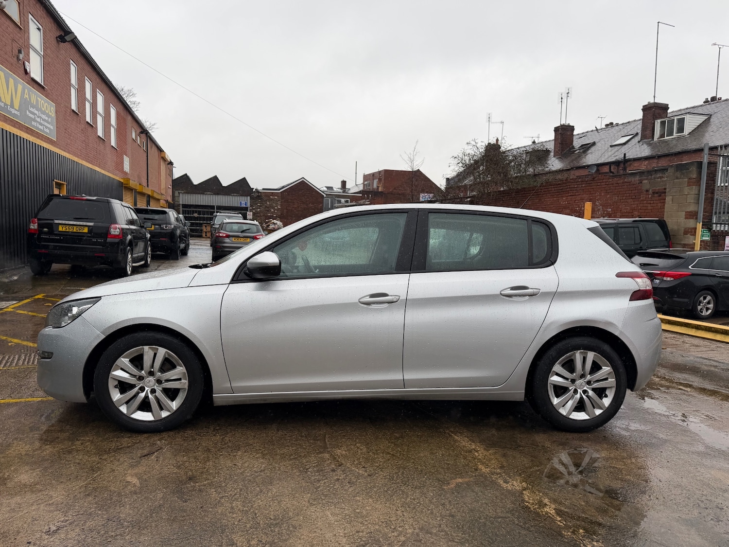 Used Peugeot 308 2014 for sale - 77487109: Photo 4