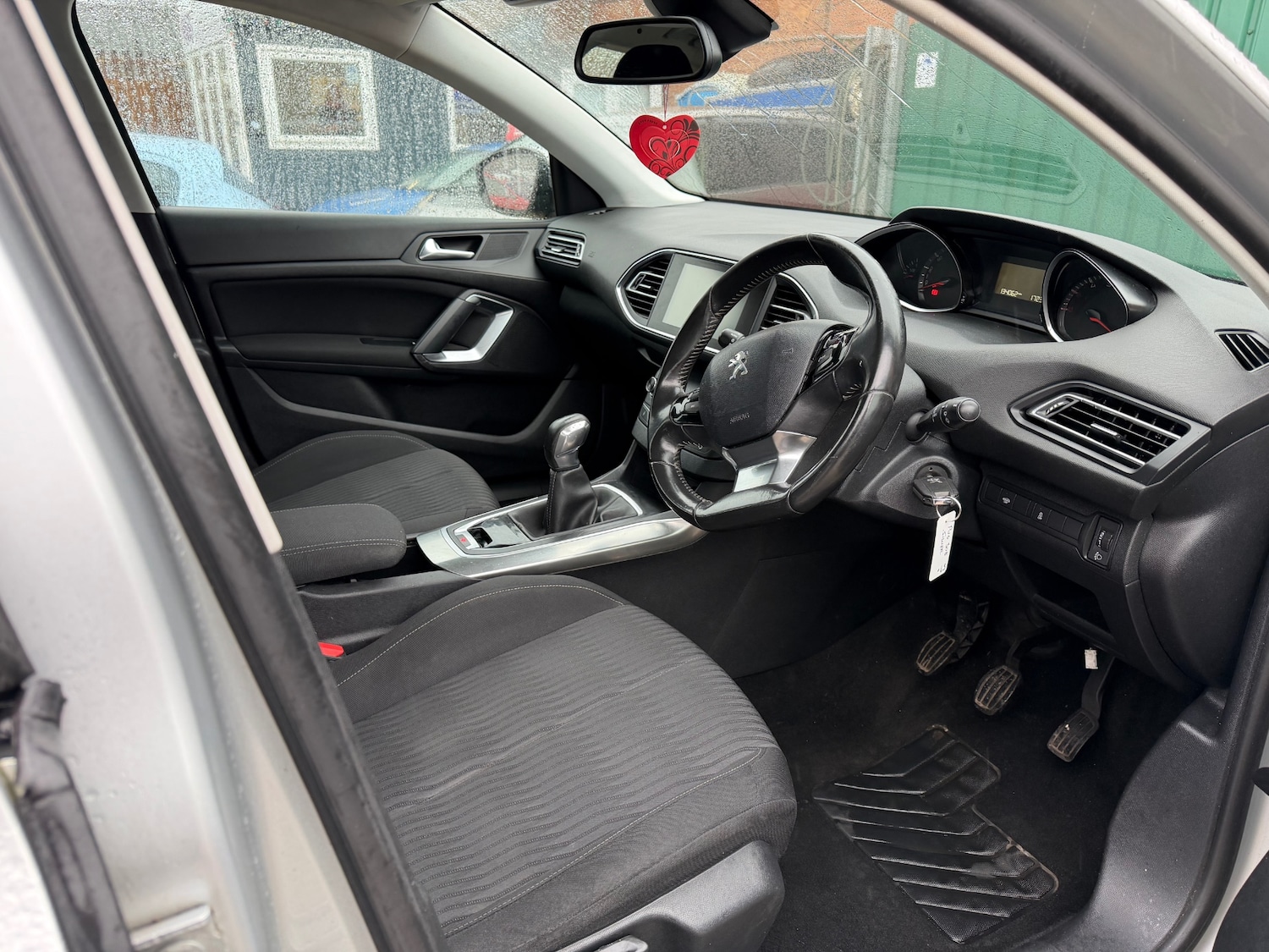 Used Peugeot 308 2014 for sale - 77487109: Photo 9