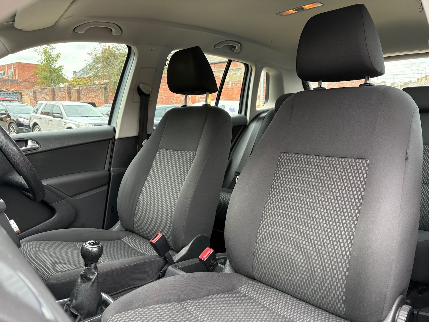 Used Volkswagen Tiguan 2010 for sale - 76170625: Photo 12