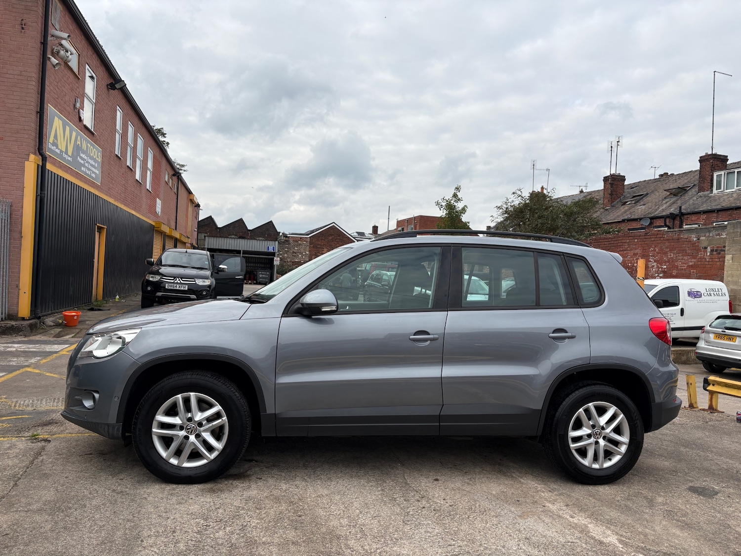 Used Volkswagen Tiguan 2010 for sale - 76170625: Photo 4