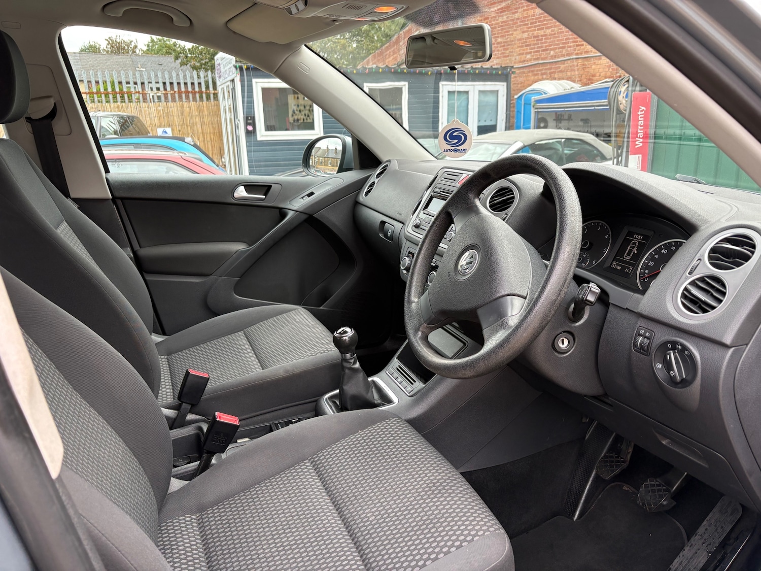 Used Volkswagen Tiguan 2010 for sale - 76170625: Photo 9