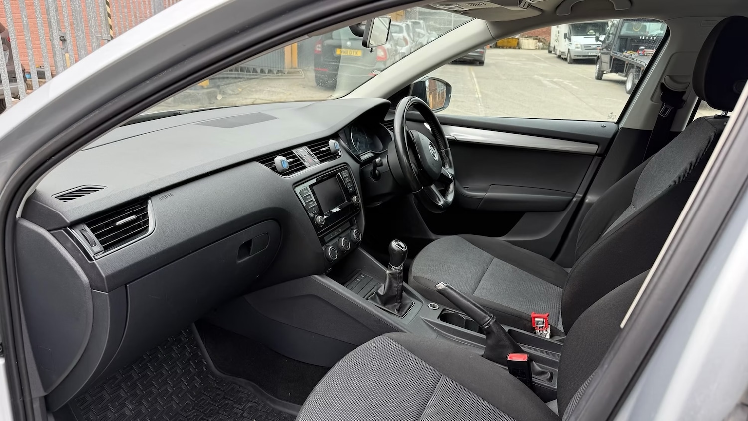 Used Skoda Octavia 2015 for sale - 77023188: Photo 10