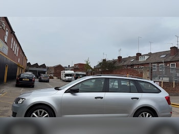 Used Skoda Octavia 2015 for sale - 77023188: Photo