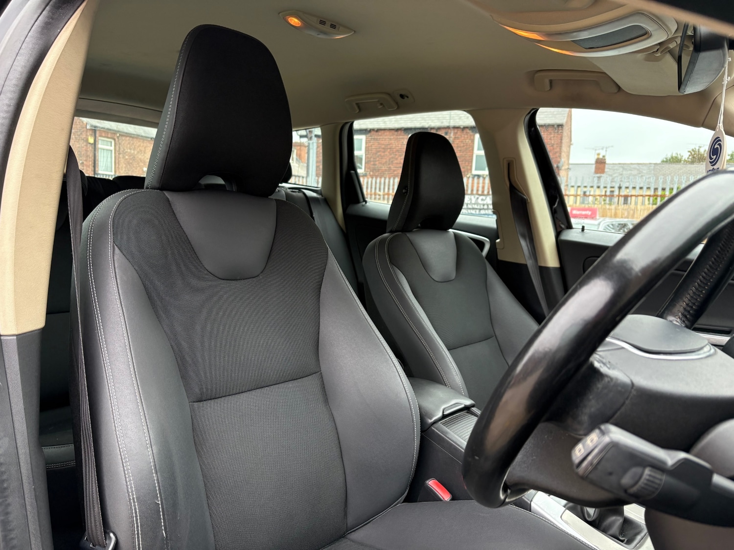 Used Volvo XC60 2010 for sale - 76025887: Photo 10