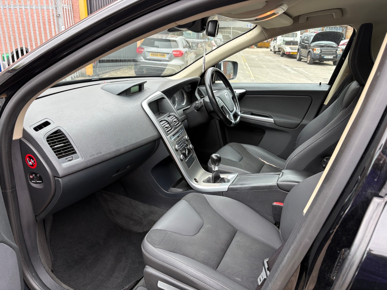 Used Volvo XC60 2010 for sale - 76025887: Photo 11