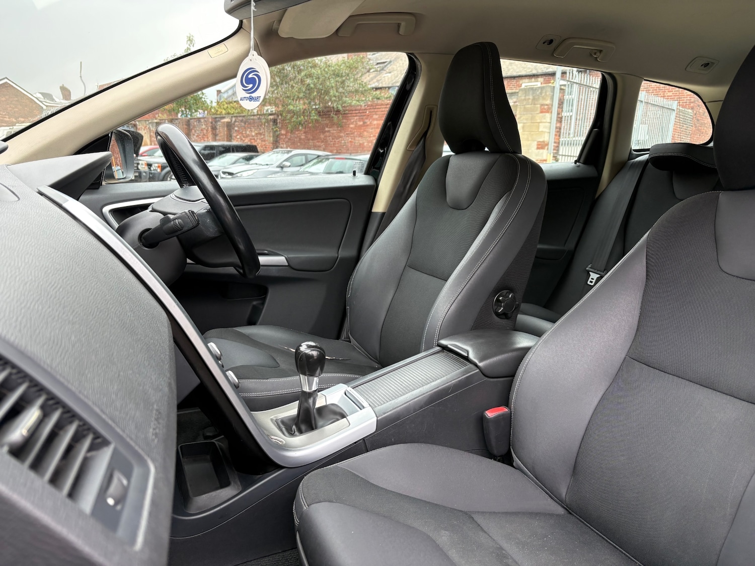 Used Volvo XC60 2010 for sale - 76025887: Photo 12