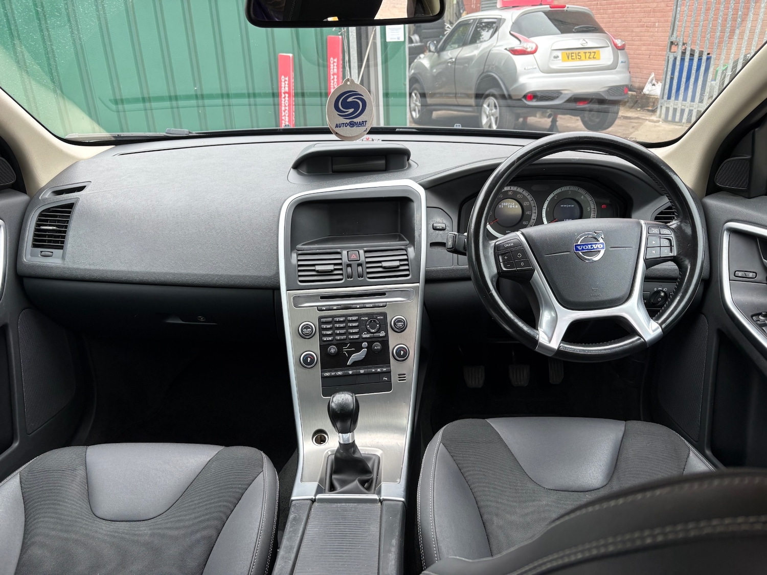 Used Volvo XC60 2010 for sale - 76025887: Photo 13