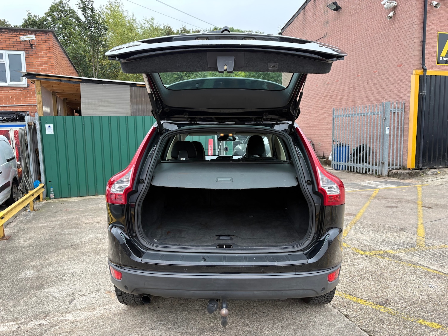 Used Volvo XC60 2010 for sale - 76025887: Photo 17