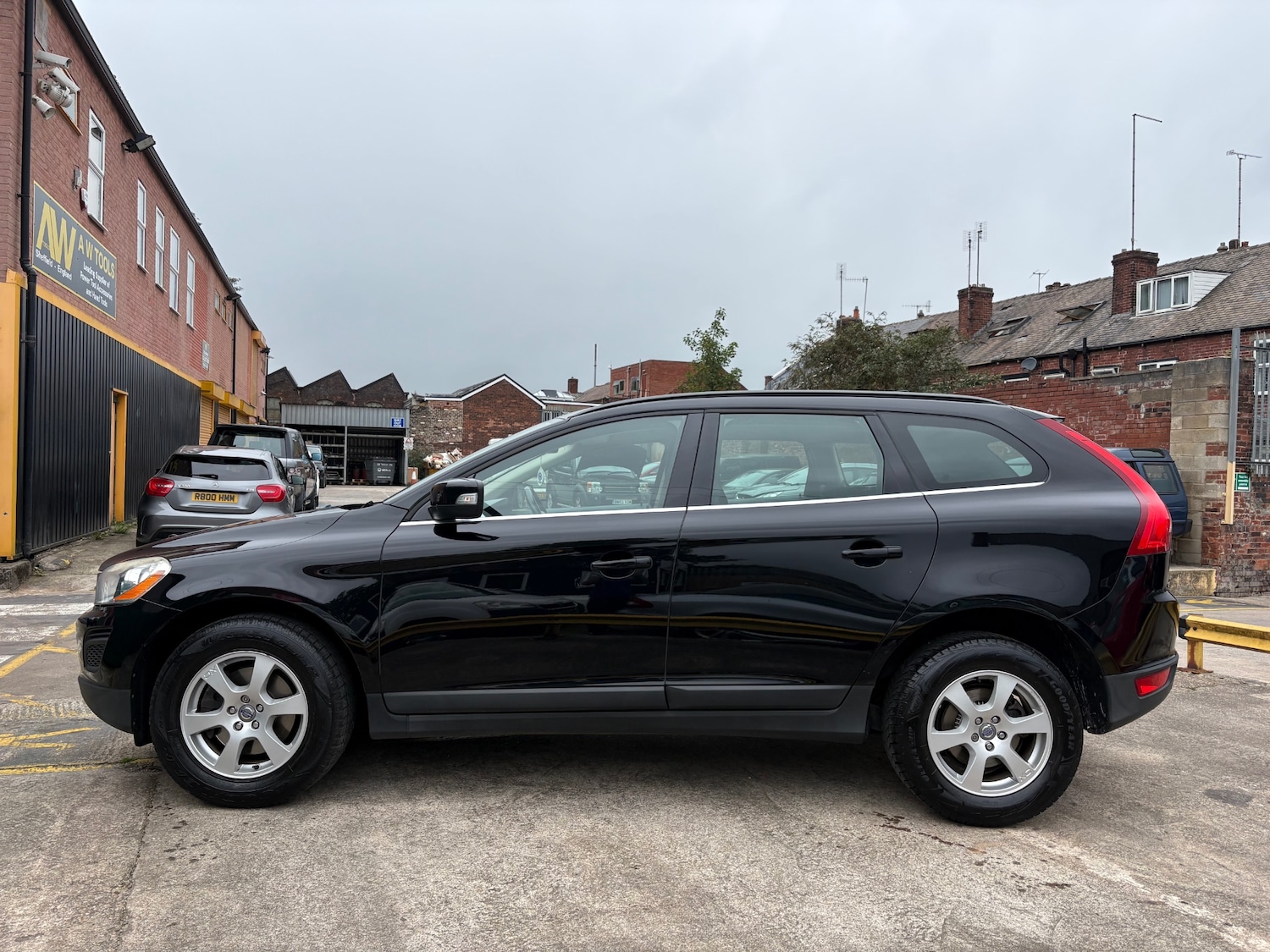 Used Volvo XC60 2010 for sale - 76025887: Photo 4
