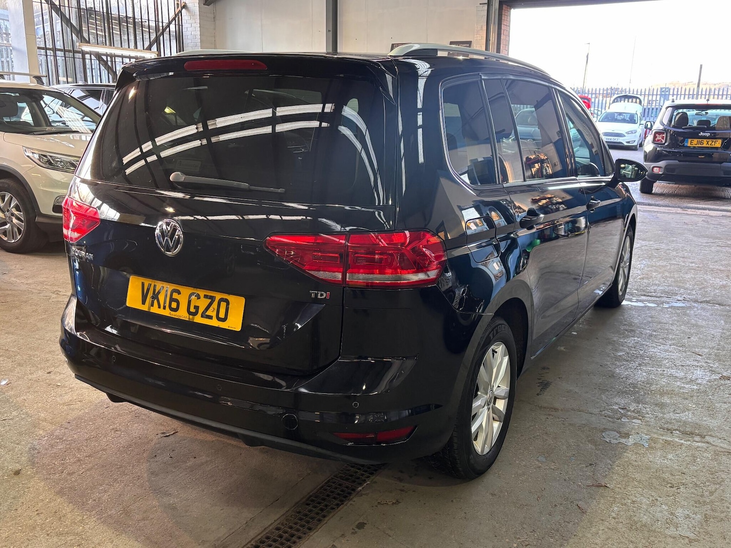 Used Volkswagen Touran 2016 for sale - 77892349: Photo 16