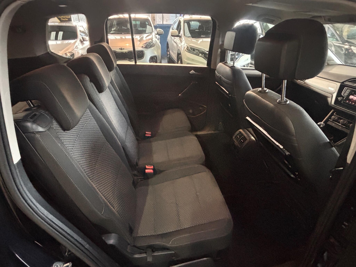 Used Volkswagen Touran 2016 for sale - 77892349: Photo 21