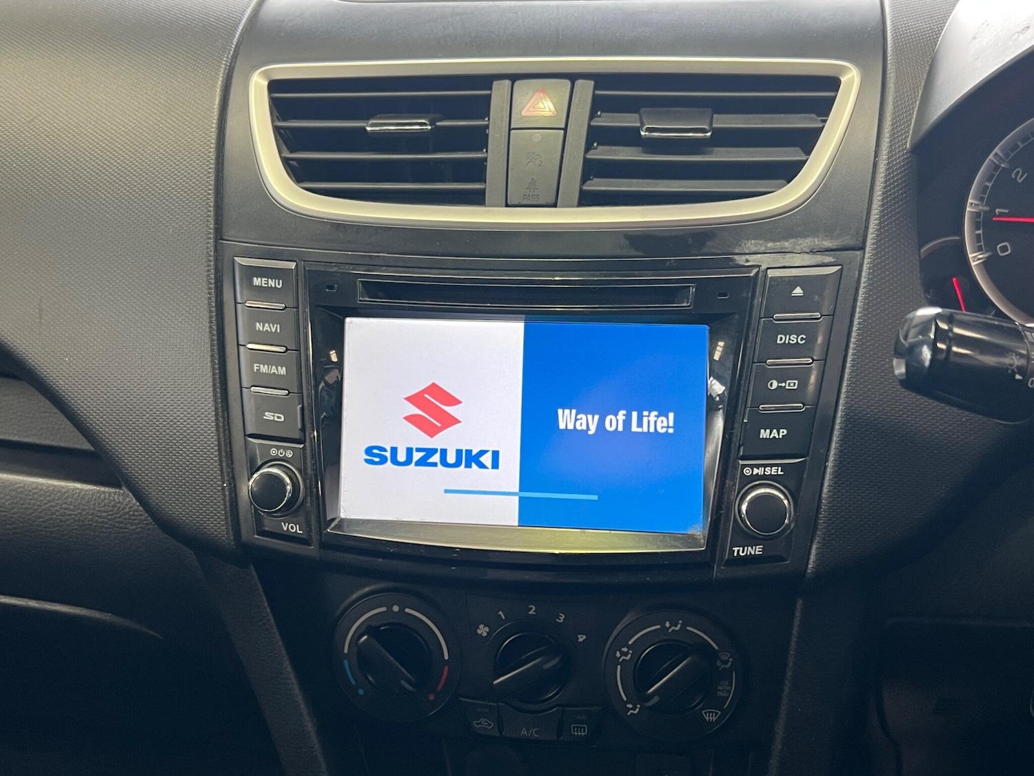 Used Suzuki Swift 2015 for sale - 77597762: Photo 21