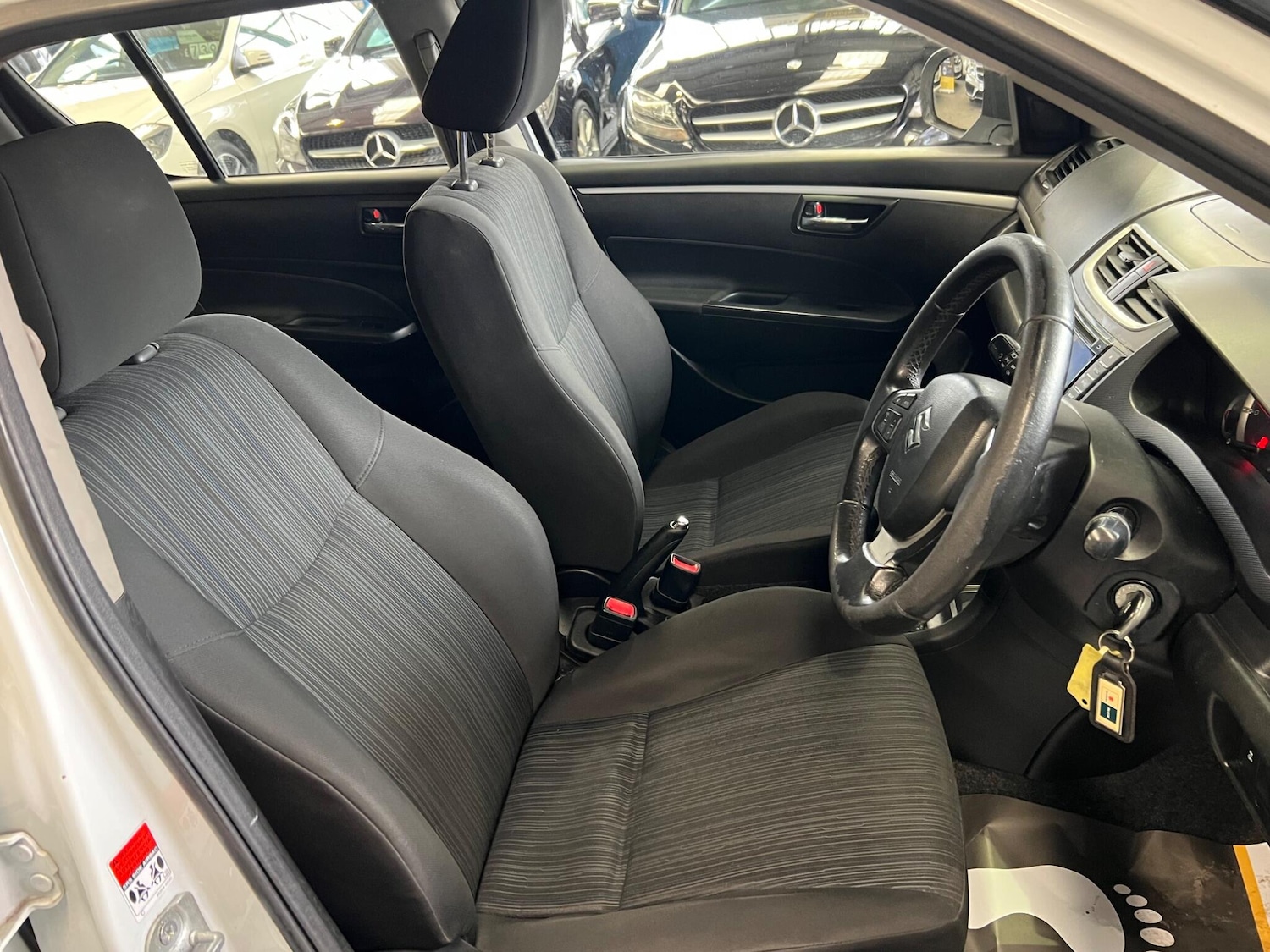 Used Suzuki Swift 2015 for sale - 77597762: Photo 23