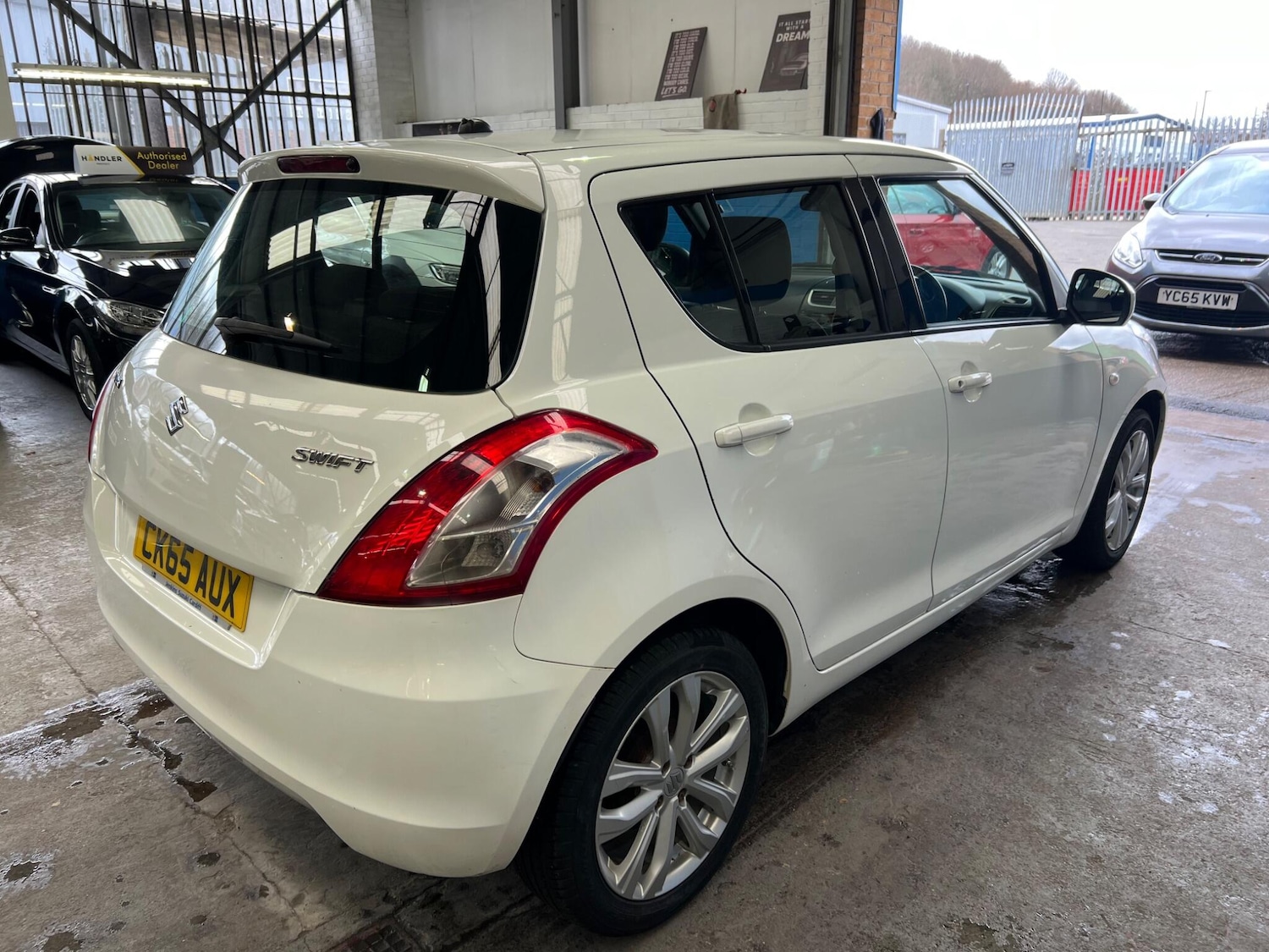 Used Suzuki Swift 2015 for sale - 77597762: Photo 5