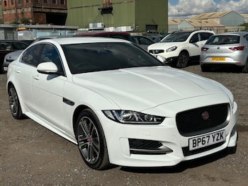 Used Jaguar XE 2018 for sale - 76200312: Photo