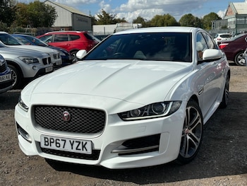 Used Jaguar XE 2018 for sale - 76200312: Photo