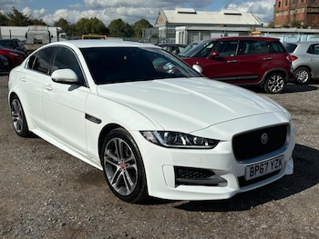 Used Jaguar XE 2018 for sale - 76200312: Photo