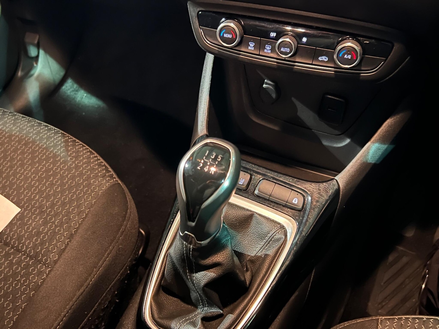 Used Vauxhall Crossland X 2019 for sale - 76899470: Photo 10