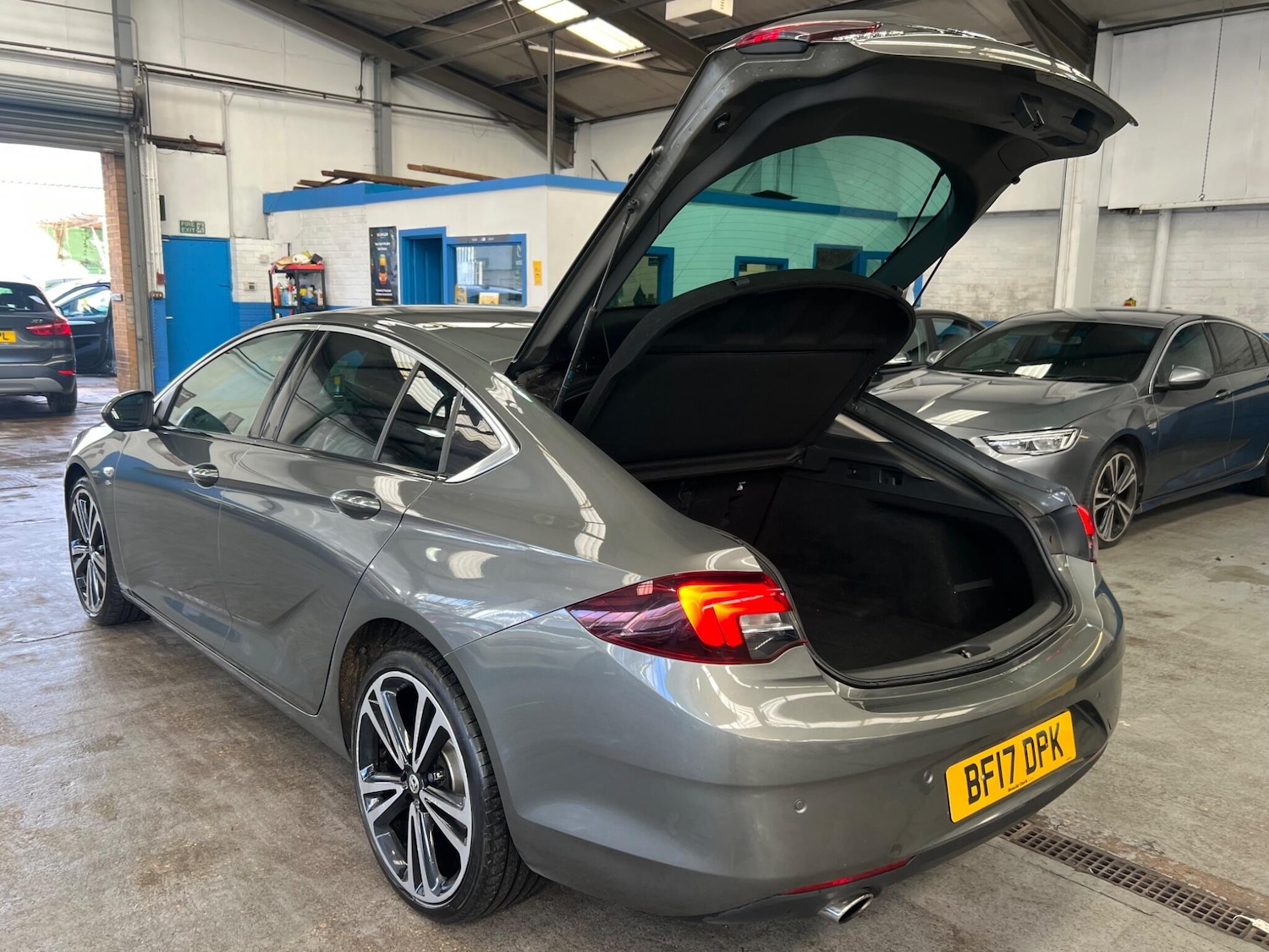 Used Vauxhall Insignia 2017 for sale - 77637626: Photo 9