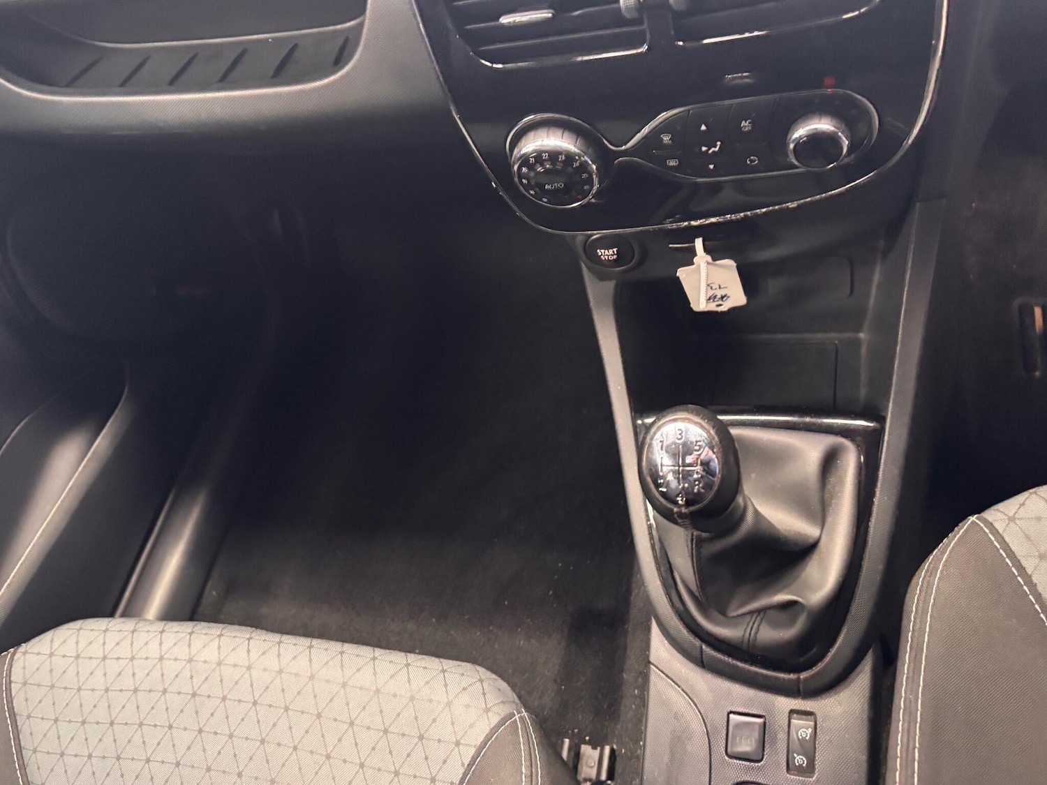 Used Renault Clio 2014 for sale - 77624890: Photo 16